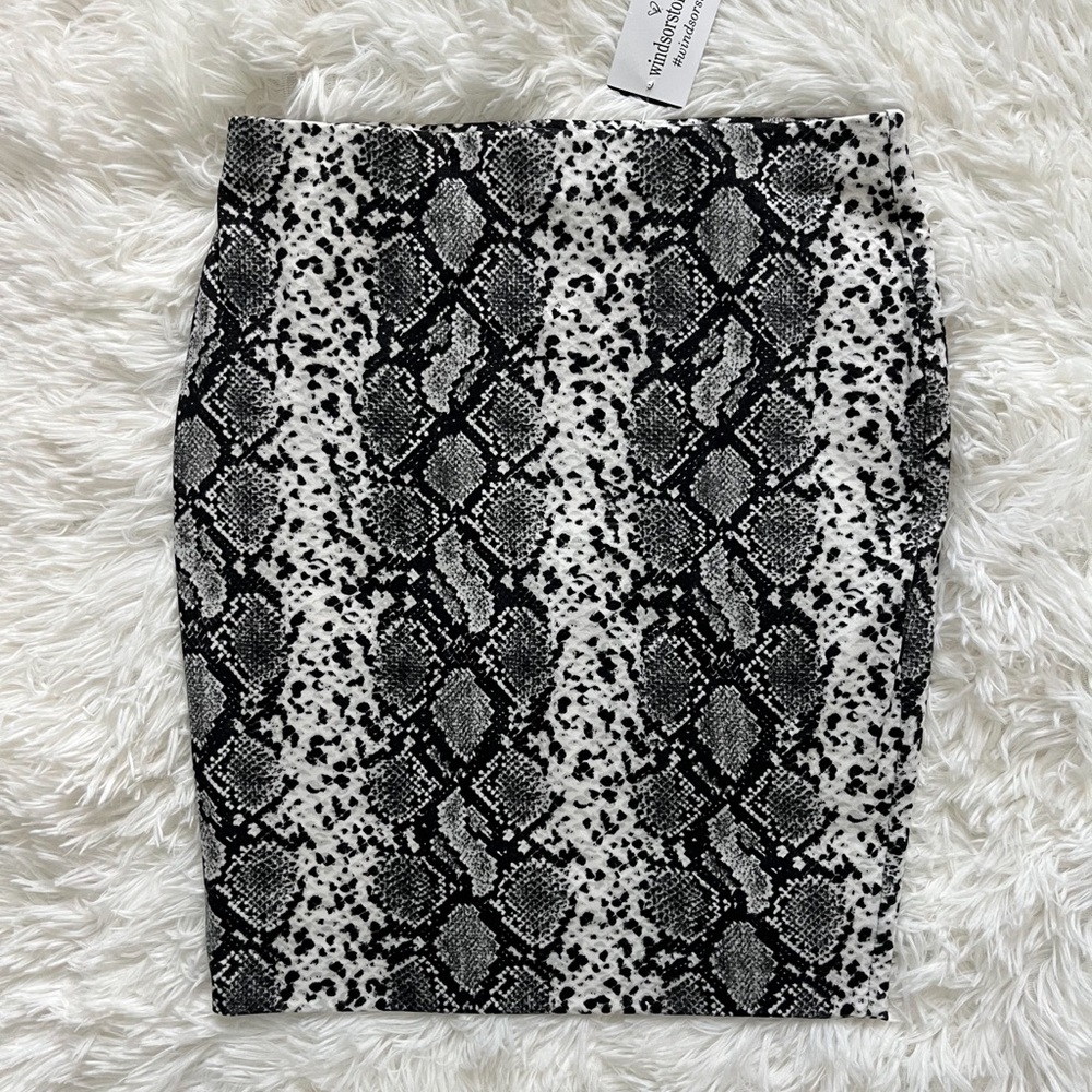 Windsor Fitted Snakeskin Mini Pencil Skirt Size XS